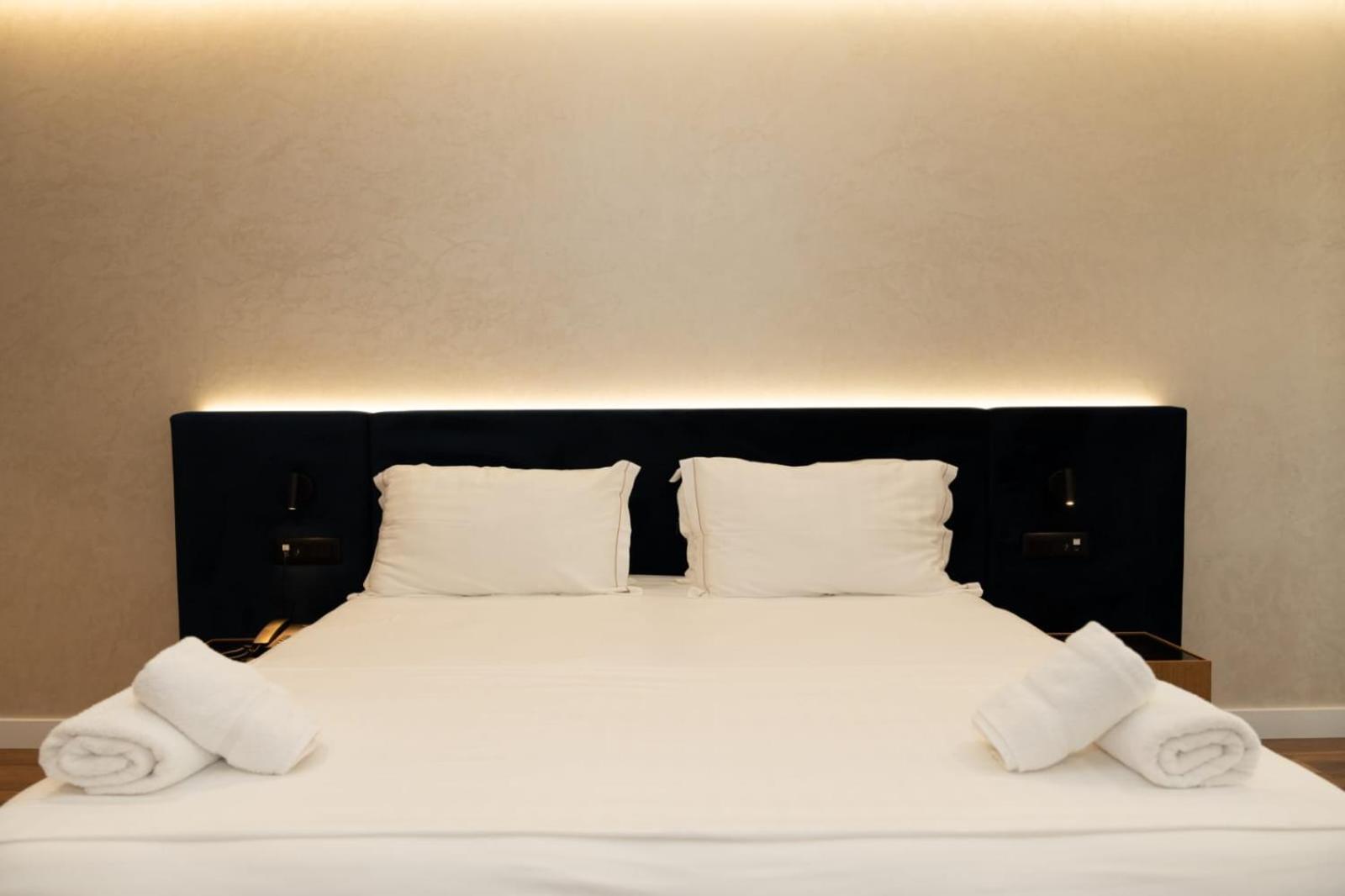 Bounty Hotel Golem  Esterno foto