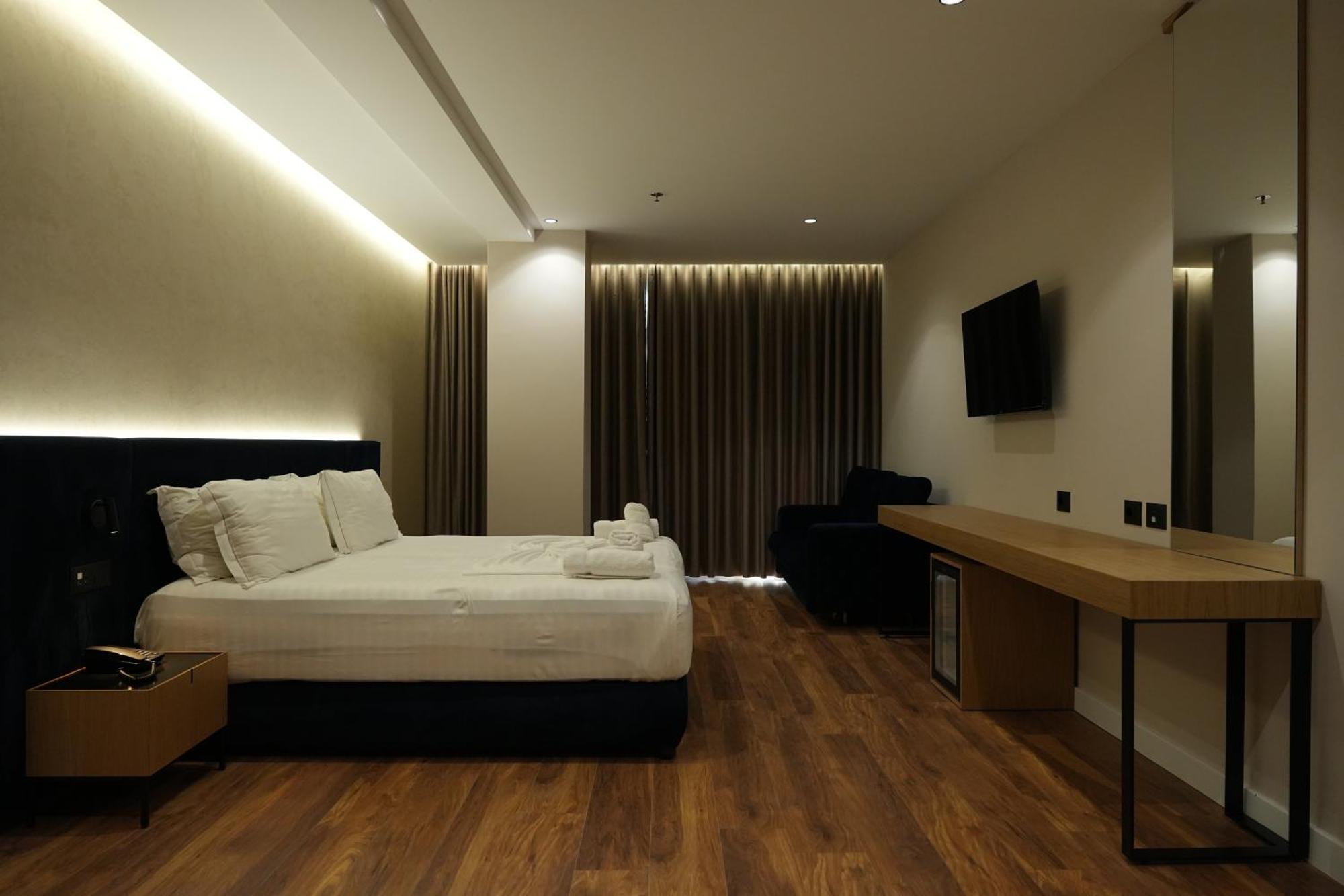 Bounty Hotel Golem  Esterno foto
